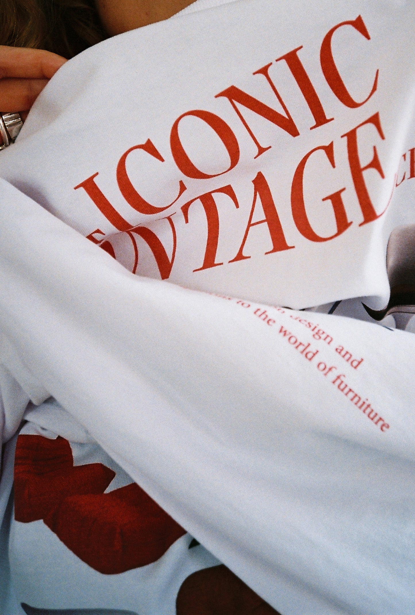 Most Iconic Vintage Chairs – T-Shirt (unisex)