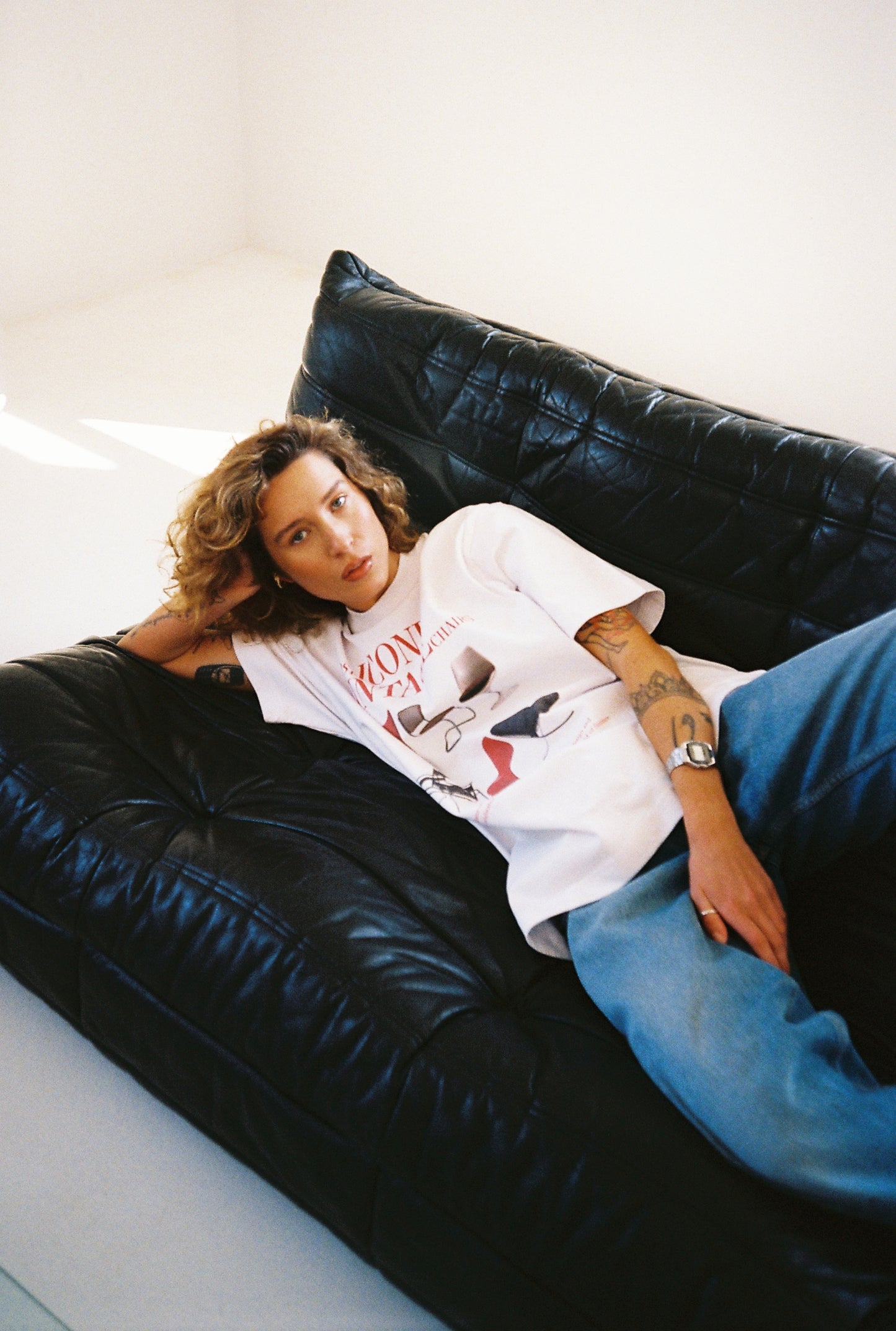Most Iconic Vintage Chairs – T-Shirt (unisex)
