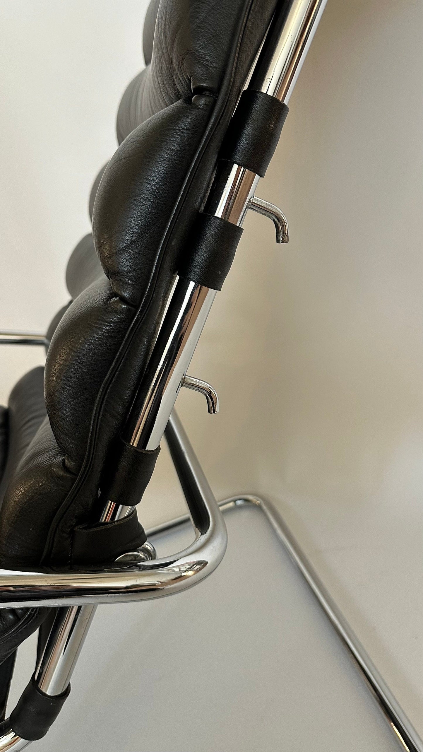 MR Chaise Lounge Chair, Mies Van Der Rohe, 1949s