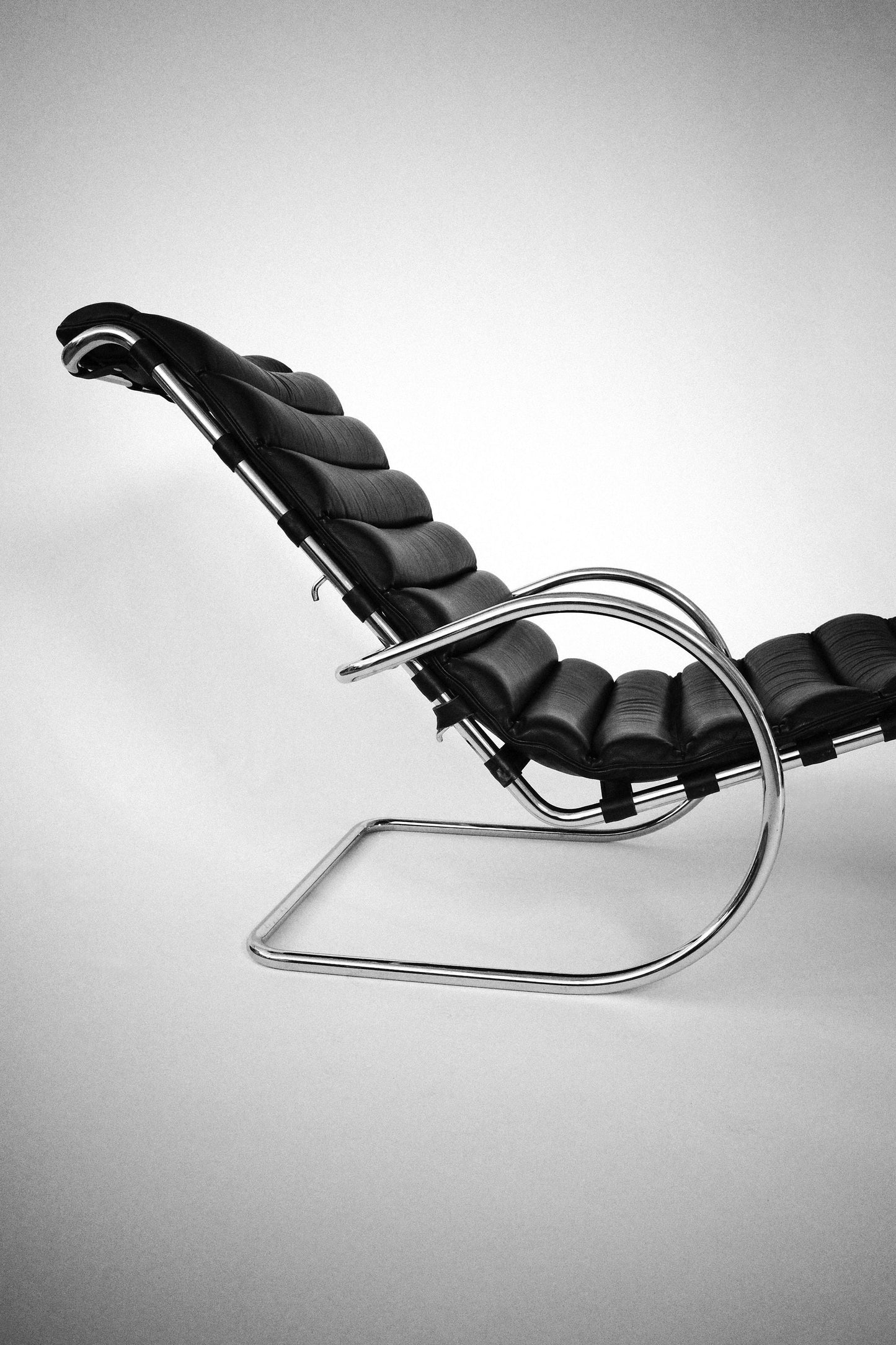 MR Chaise Lounge Chair, Mies Van Der Rohe, 1949s