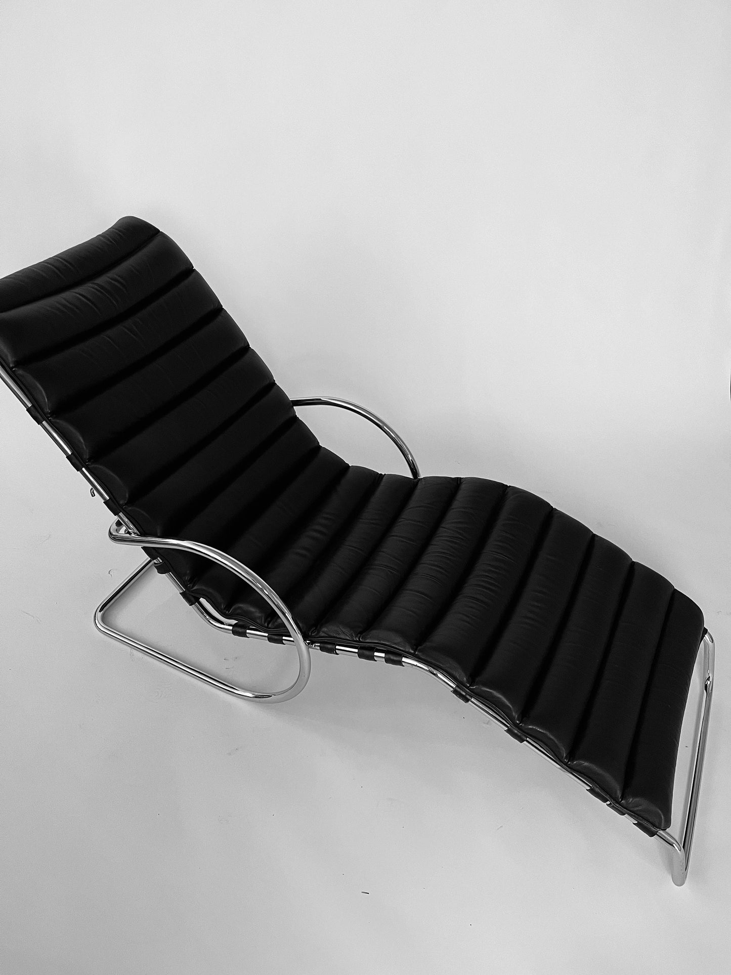 MR Chaise Lounge Chair, Mies Van Der Rohe, 1949s