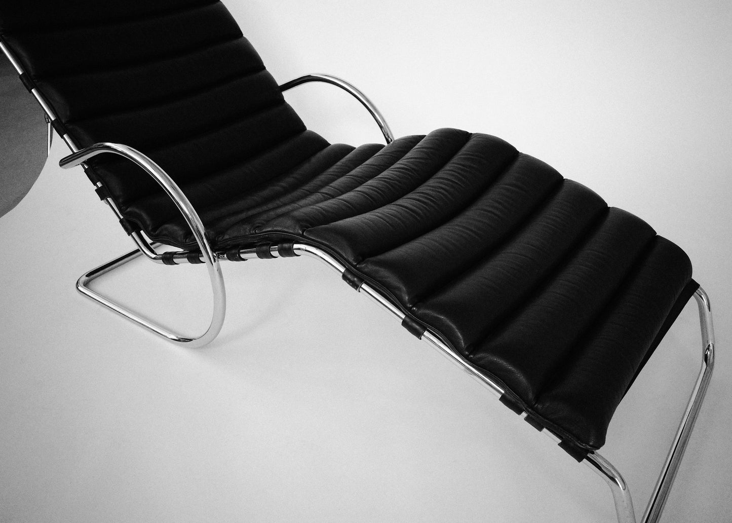 MR Chaise Lounge Chair, Mies Van Der Rohe, 1949s