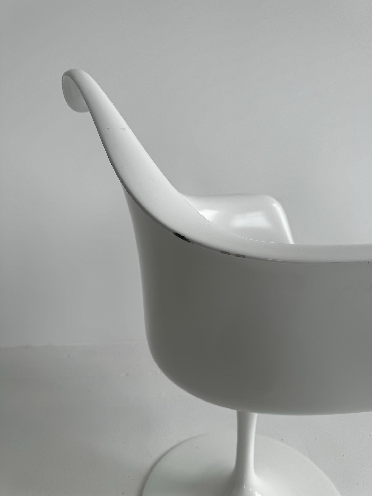 Large Tulip Armchairs & Dining Table by Eero Saarinen for Knoll, 1970