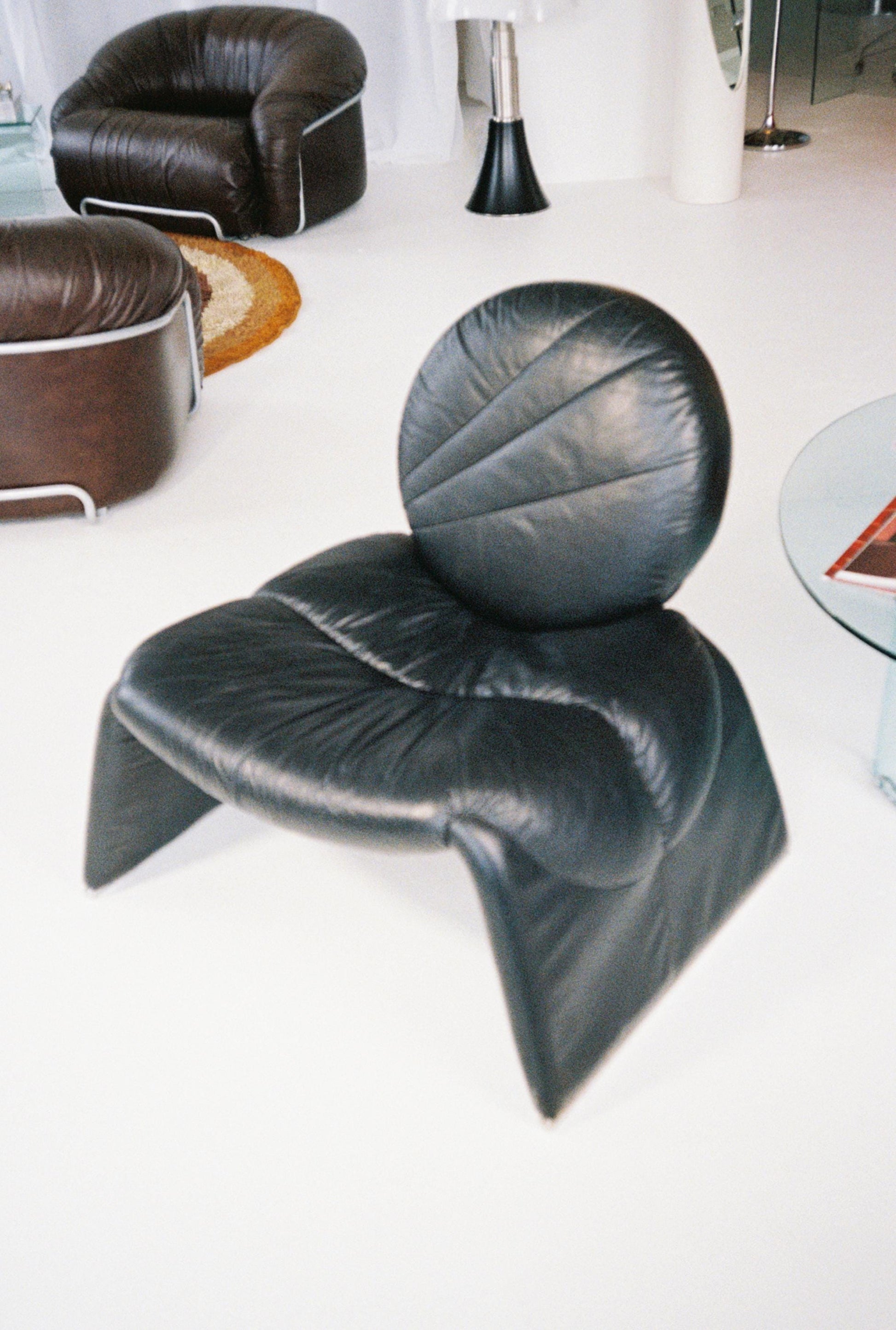 Giovanni Offredi for Saporiti Italia – Sculptural Leather Lounge Chair, 1970s