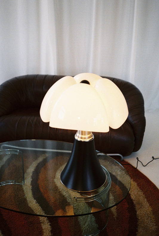 Gae Aulenti “Pipistrello” Table Lamp for Martinelli Luce, 1960s