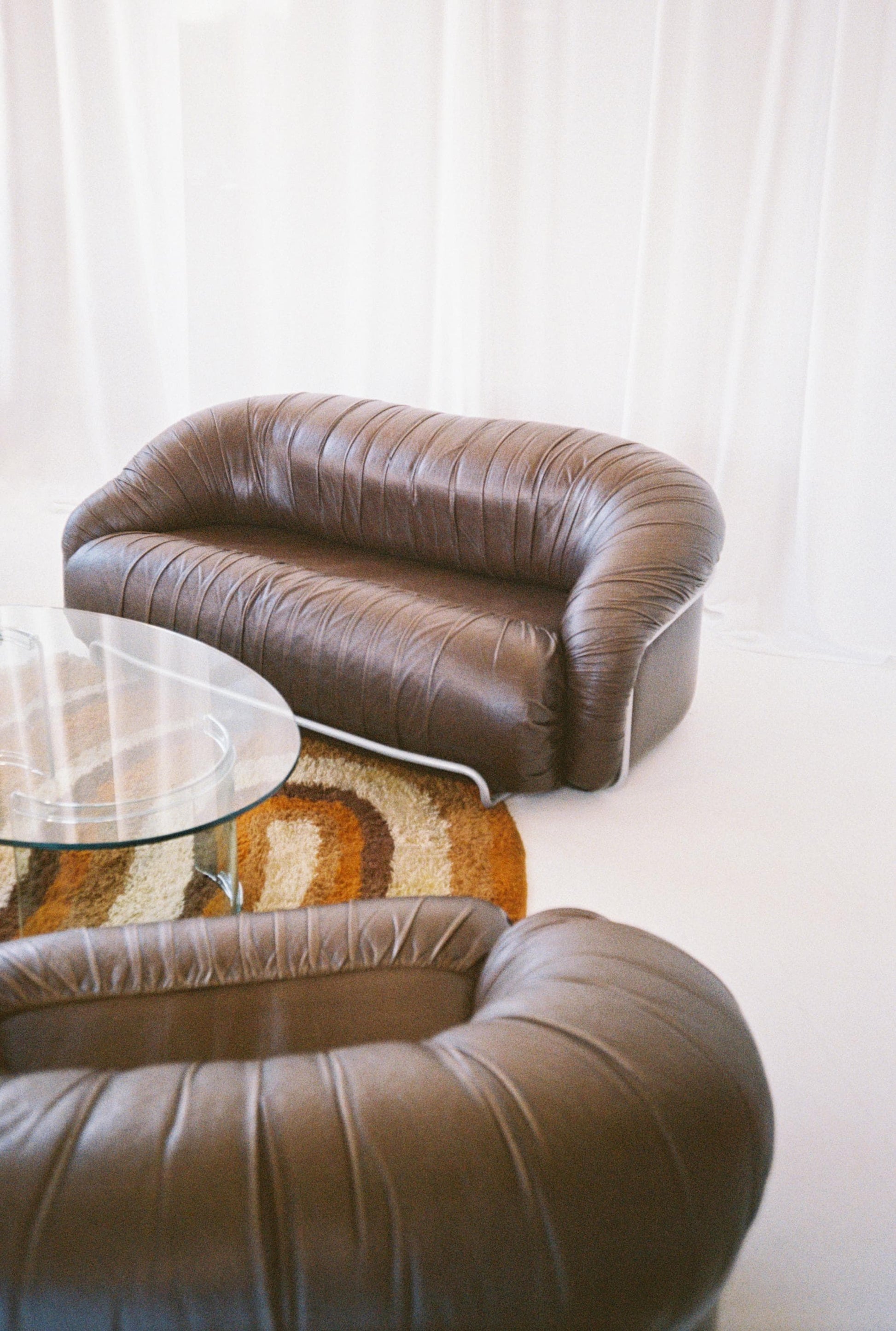 Vintage Brown Leather Sofa & Armchair Set, 1970s — Soft Sculptural Design (1 Sofa + 2 Armchairs)