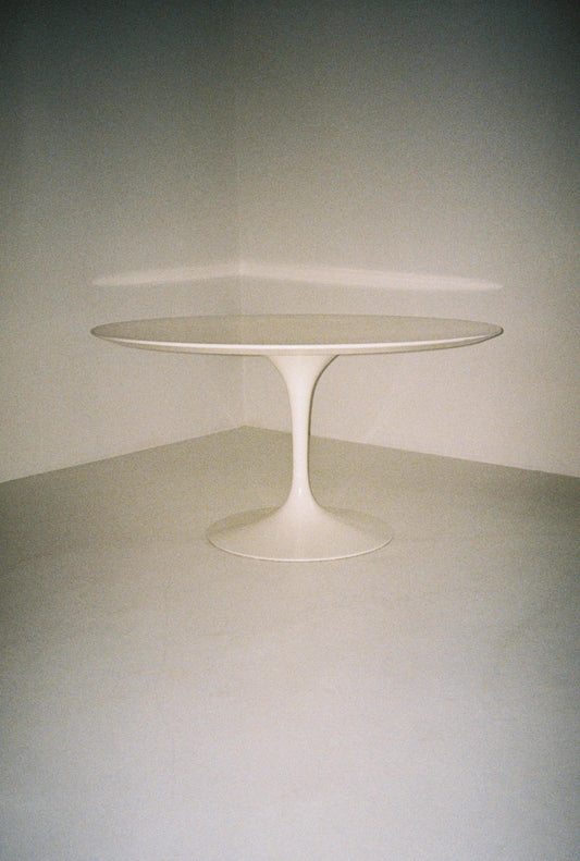 Eero Saarinen Tulip Dining Table for Knoll, Round Pedestal Table, Mid Century Modern Vintage Dining Table