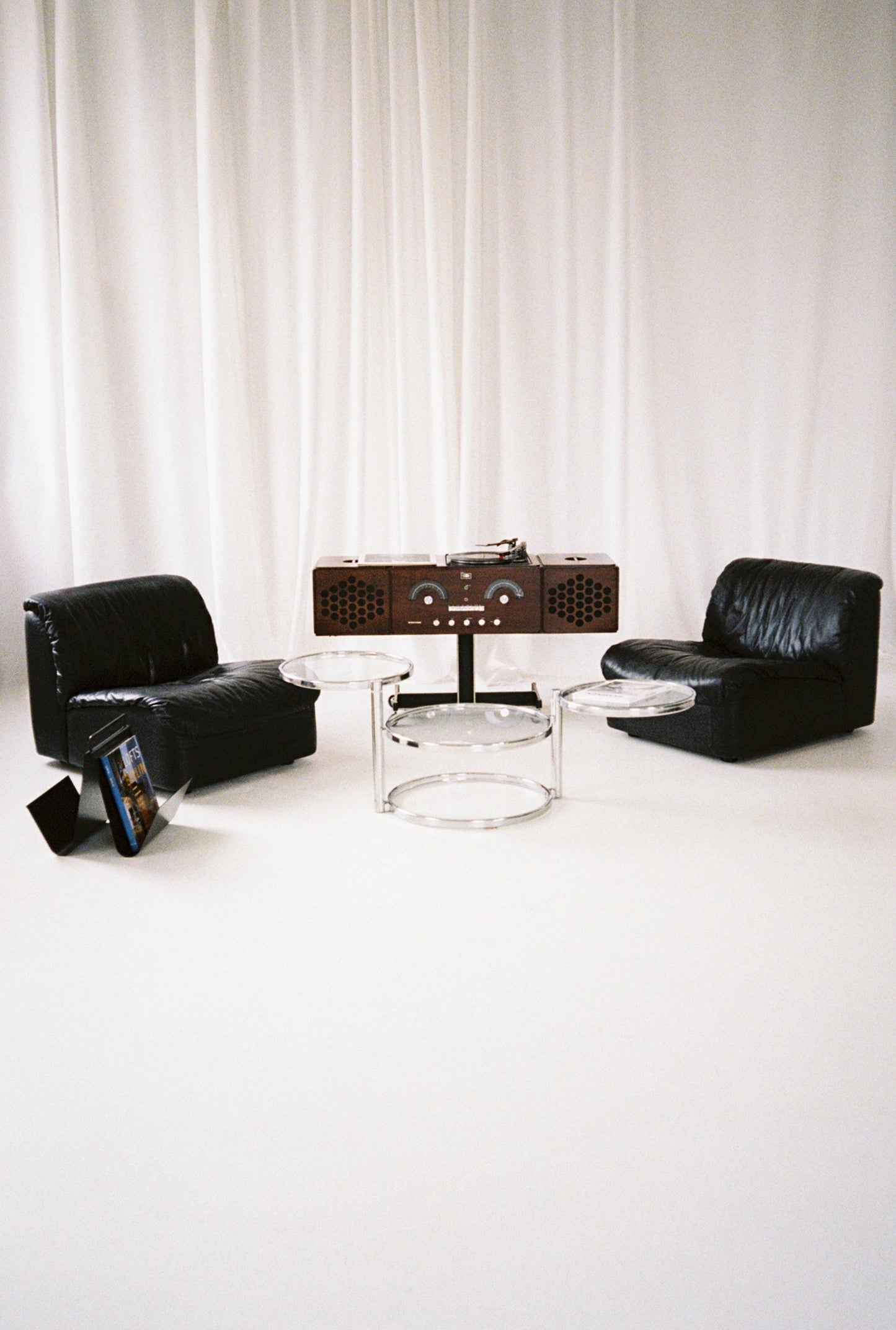 Pair of Sculptural Lounge Chairs by Tito Agnoli for Arflex, 1960s, Black Leather Italian Modern Design