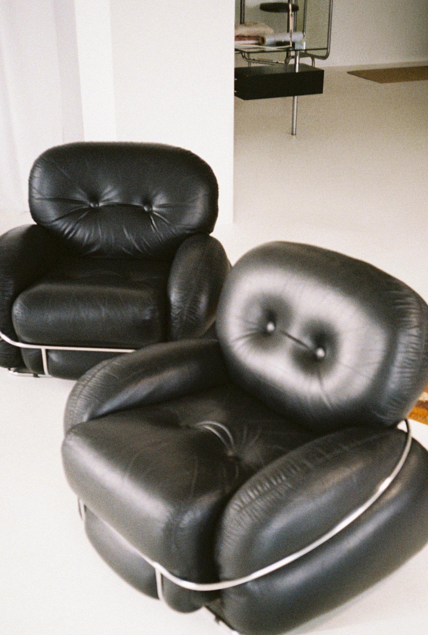 Pair of “Okay” Chairs by Adriano Piazzesi, 1970, Black Leather & Tubular Steel, Sculptural Italian Design